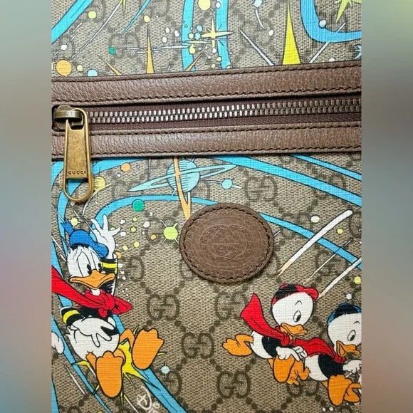 Gucci x Disney Donald Duck GG Supreme Messenger Bag Cruise 2020 - Picture 8 of 16